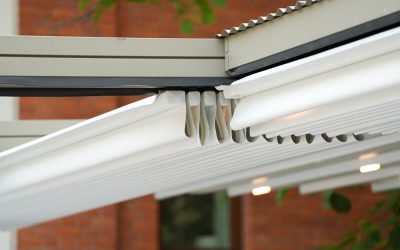 How Do Retractable Window Awnings Work? A Handy Guide
