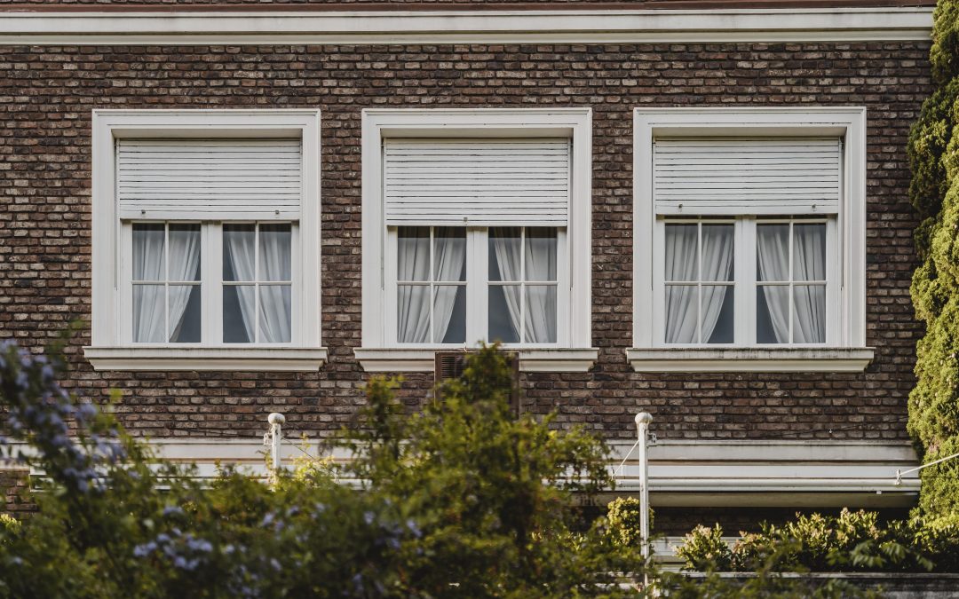 Exterior Window Blinds and Shades: A Complete Guide for Homeowners